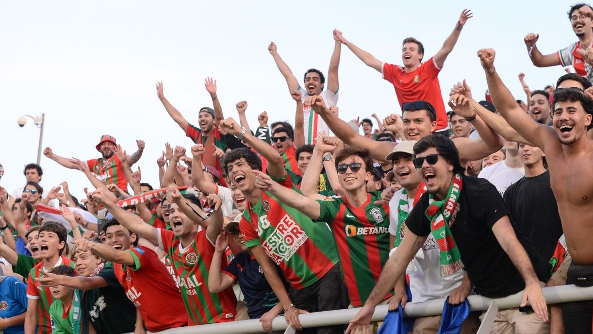 Marítimo garante subida de divisão